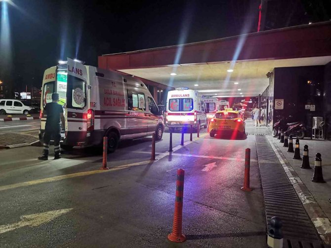 İ̇zmir’de 6 Aylık Hamile Kadın Oğlu Tarafından 15 Yerinden Bıçaklandı