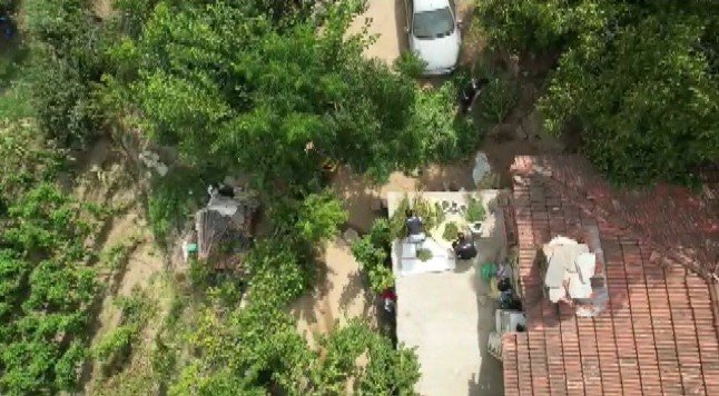 İ̇zmir’de Zehir Tacirinin Adresine Dron Destekli Operasyon