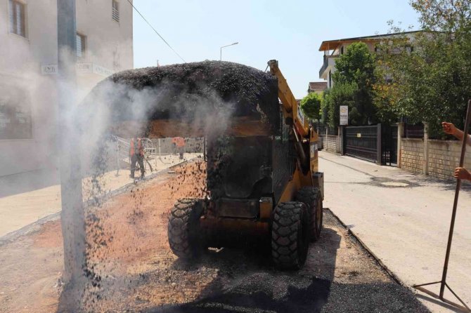 Yeşilova’nın 4 Sokağına 116 Ton Asfalt