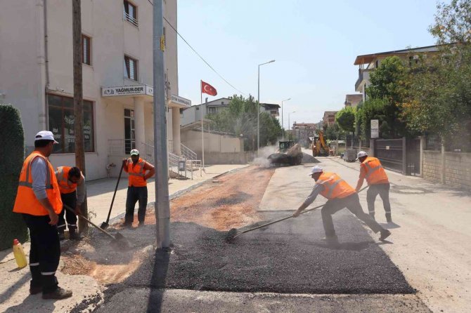Yeşilova’nın 4 Sokağına 116 Ton Asfalt