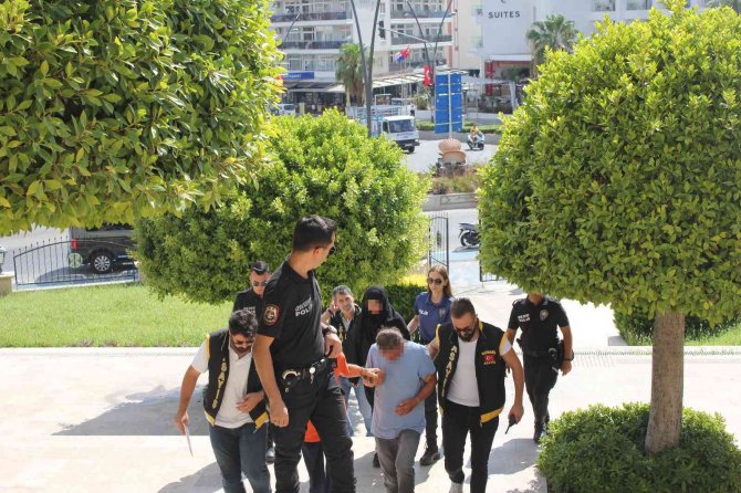 Marmaris’teki Safari Faciasında Gözaltına Alınan 3 Kişi Adliyeye Sevk Edildi