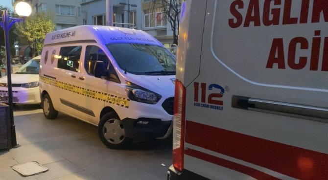 Kadıköy’de Apartman Görevlisi Evinde Ölü Bulundu