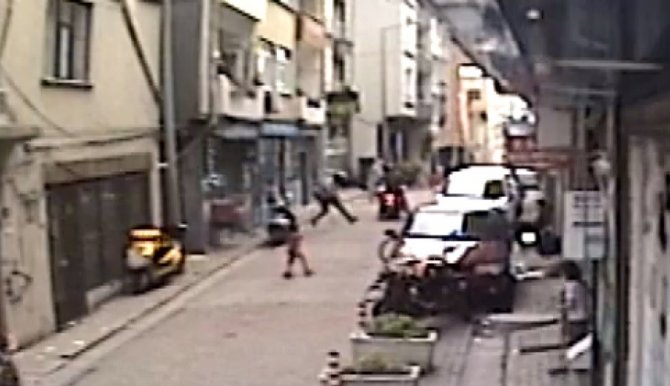 Berber Koltuğunda Dehşet: Tıraş Olurken Silahlı Saldırıya Uğradı
