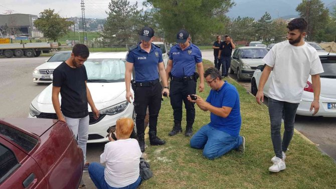 Günlerdir Park Halinde Olan Otomobilin Motoruna Giren Yavru Kedi Kurtarıldı