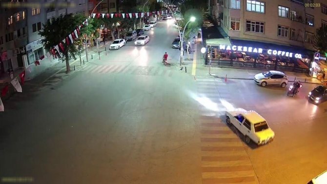 Cadde Ortasında Drift Yapıp Tehlike Saçtı