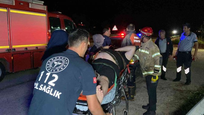 Kazada Kurtarılan Sürücü, Eşini Arayarak Moral Verdi