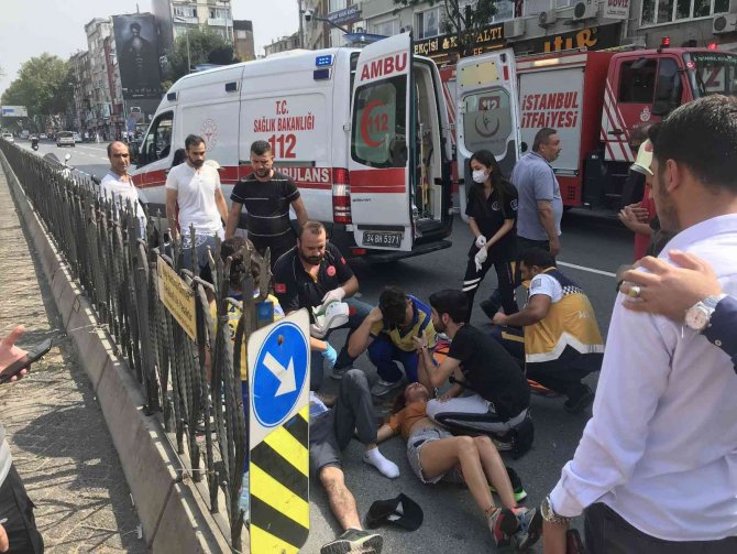 Fatih’te 2 Kişinin Yaralandığı Feci Kaza Kamerada
