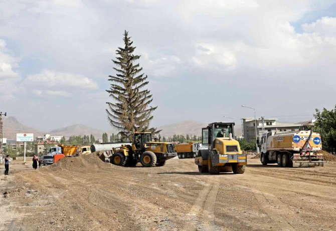 Hatuniye Mahallesi Yolundaki Çalışmalar Sürüyor