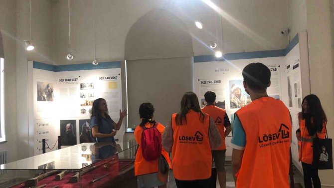 Lösev Gençleri Anadolu Üniversitesi Cumhuriyet Tarihi Müzesi’ni Ziyaret Etti