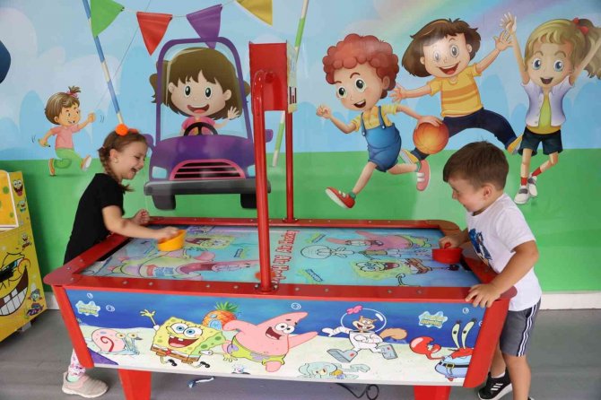 Bir Tır Dolusu Oyun Orhaneli’nde