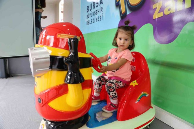 Bir Tır Dolusu Oyun Orhaneli’nde