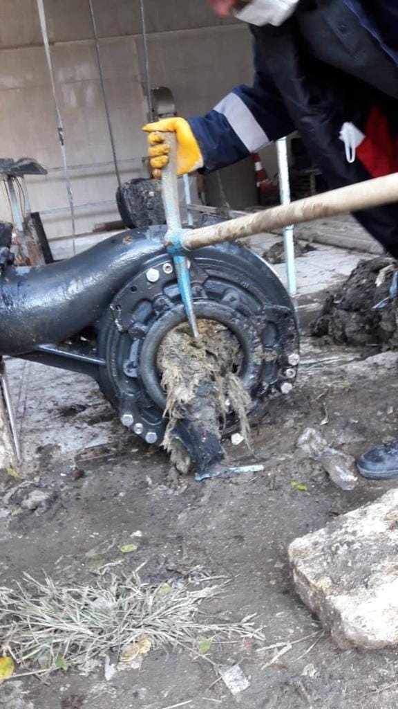 Kanalizasyondan Çöp Çıktı, Başkan Vatandaşları Uyardı