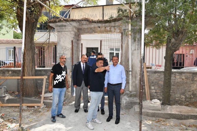 Tarihi Gazi Evronos Ortaokulu Restore Ediliyor