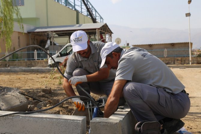 Ülkü Spor Kompleksi’nde Peyzaj Çalışmaları Devam Ediyor