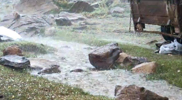 Beyağaç’a Fındık Büyüklüğünde Dolu Yağdı