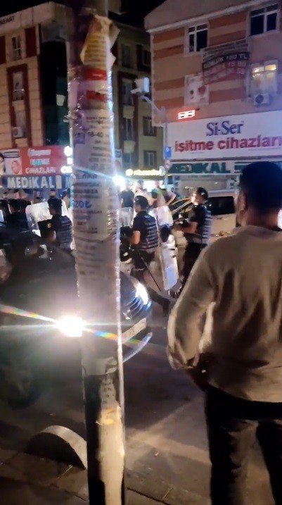 Komşuların Küfür Tartışmasında Ortalık Savaş Alanına Döndü: 2 Yaralı