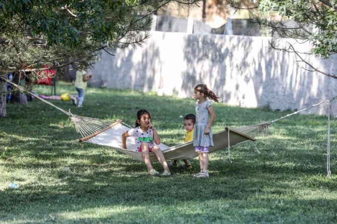 “Yakacık Mesire Alanı” Dolup Taşıyor