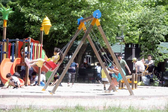 “Yakacık Mesire Alanı” Dolup Taşıyor