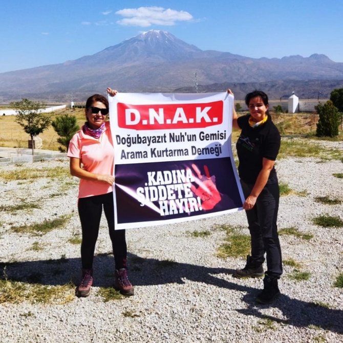 Ağrı Dağı’nda “Kadına Şiddete Hayır” Tırmanışı Yapıldı