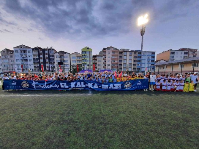 Genç Yıldızlar 30 Ağustos Zafer Bayramı Futbol Şenliği Sona Erdi