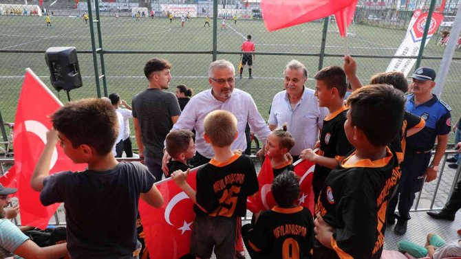 Genç Yıldızlar 30 Ağustos Zafer Bayramı Futbol Şenliği Sona Erdi