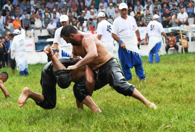 Çardak Yağlı Pehlivan Güreşlerinde Başpehlivan Cengizhan Şimşek Oldu