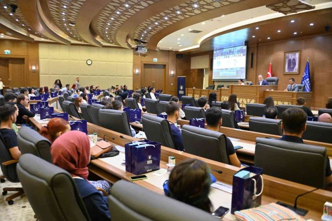 Başkan Aktaş Stajyerlerle Buluştu