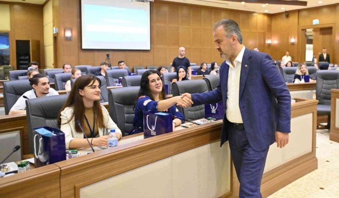 Başkan Aktaş Stajyerlerle Buluştu