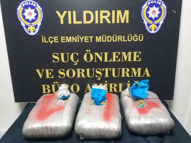 Bursa’da Uyuşturucu Servisi Yapan Motokurye Kıskıvrak Yakalandı