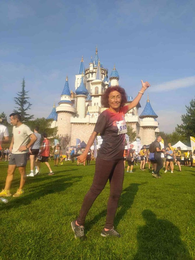 Nilgün Çelik, Eskişehir’den Madalyayla Döndü