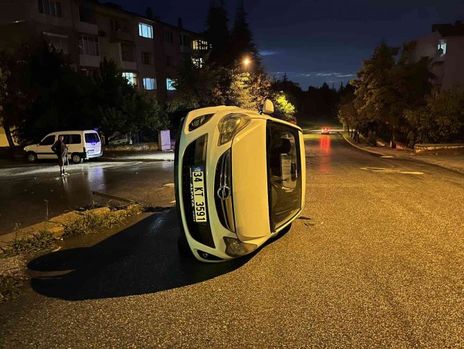 Devrilen Otomobilin 70 Yaşındaki Sürücüsü Yaralandı