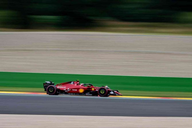 Belçika’da Pole Pozisyonu Carlos Sainz’ın