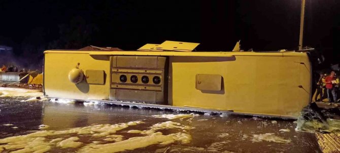 Hatay’da Yolcu Otobüsü Devrildi: 3 Ağır 40 Yaralı