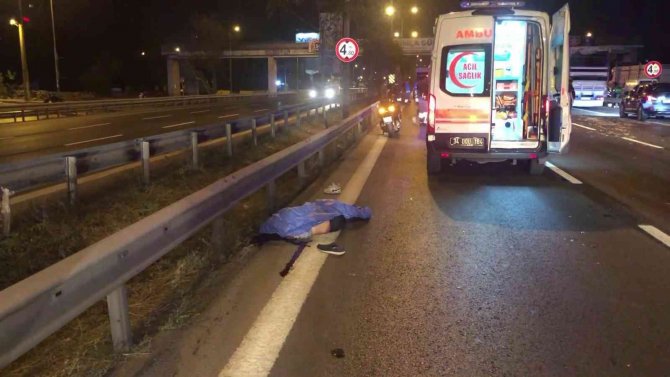 Kartal’da Kamyonete Arkadan Çarpan Motosiklet Alev Aldı: 2 Ölü