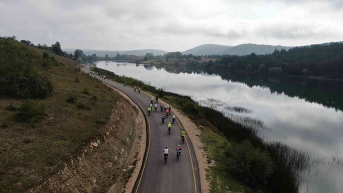 Bisiklet Severler Hem Spor Yapıyor Hem De İlçeyi Tanıyor