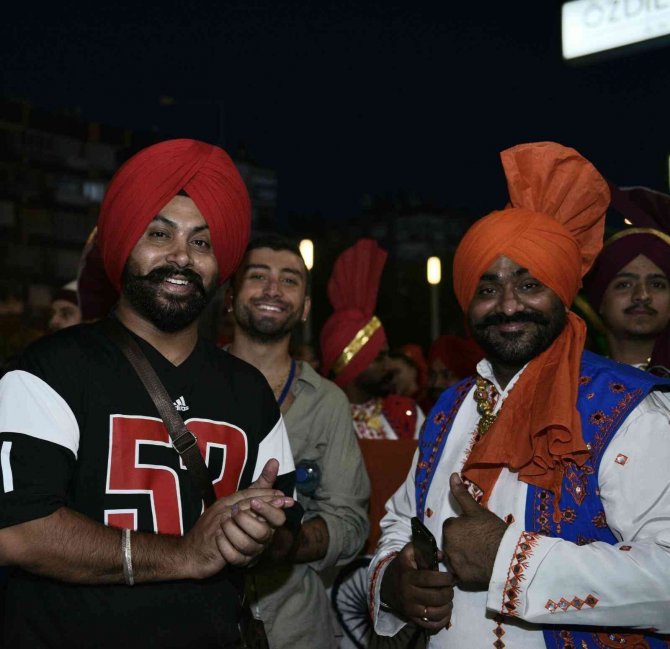 Dünya’nın Ve Türkiye’nin Renkleri Kepez’de Buluştu