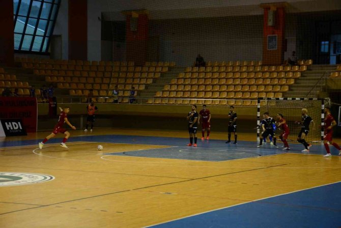 Uefa Futsal Şampiyonlar Ligi Biletini İ̇sveç Ekibi Örebro Sk Kaptı