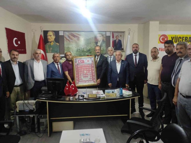 Batman’da Şehit Yakınlarından Osmanağaoğlu’na Anlamlı Hediye