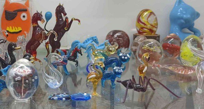 Eskişehir’de Yapılan Camdan Süs Eşyaları Yurtdışından Büyük Talep Görüyor