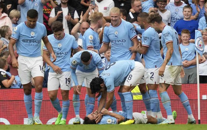Manchester City İkinci Yarı Coştu