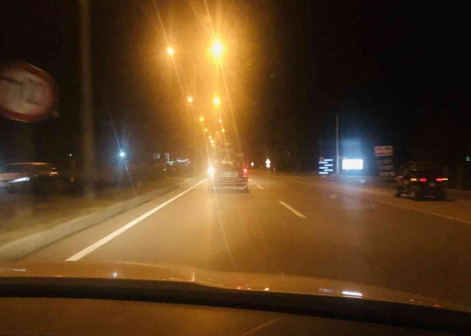 Hafif Ticari Aracın Üzerinde Taşınan Kanepe Görenleri Şaşırttı