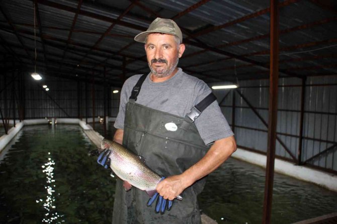 Türkiye’nin Balık İhtiyacının Yüzde 10’ Nu Bozkırın Ortasında Karşılanıyor