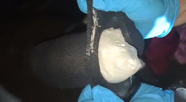 Çorap İçinde Uyuşturucu Madde Saklayan 2 Şüpheli Yakalandı
