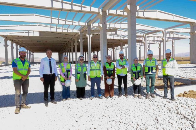 Binlerce Kişiye İş İmkanı Sunacak Fabrikalar Bir Bir Yükseliyor