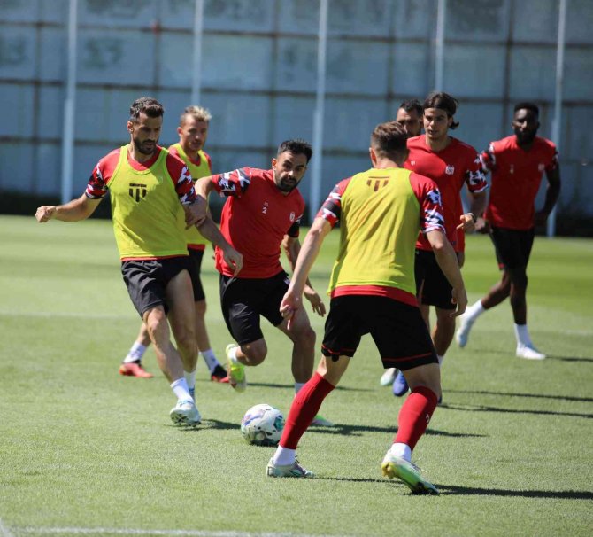 Sivasspor’da Beşiktaş Mesaisi Sürüyor
