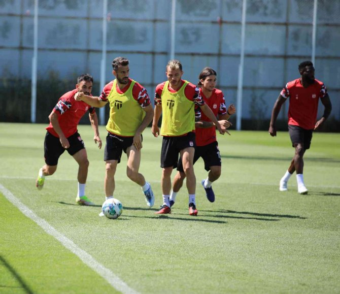 Sivasspor’da Beşiktaş Mesaisi Sürüyor