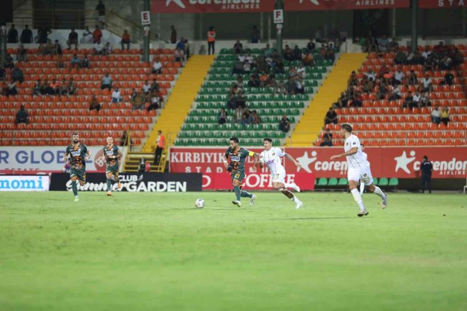 Spor Toto Süper Lig: Corendon Alanyaspor: 0 - İ̇stanbulspor: 0 (İ̇lk Yarı)
