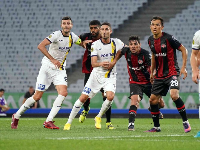 Spor Toto Süper Lig: Fatih Karagümrük: 2 - Mke Ankaragücü: 0 (İ̇lk Yarı)