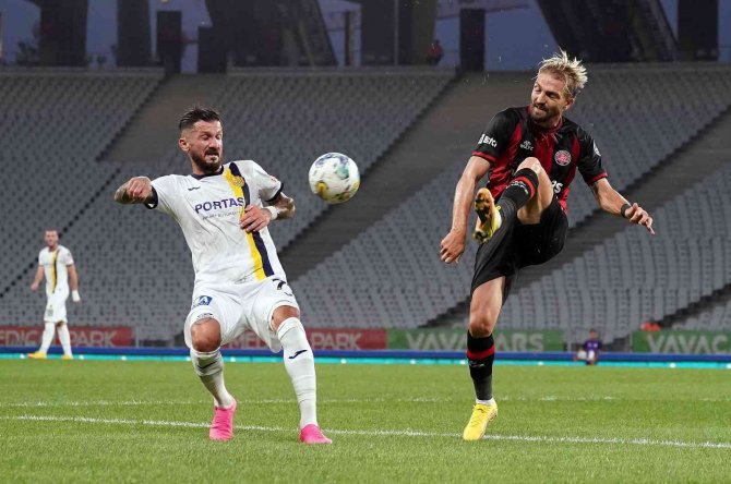 Spor Toto Süper Lig: Fatih Karagümrük: 2 - Mke Ankaragücü: 0 (İ̇lk Yarı)
