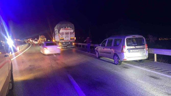 D-100 Karayolunda Zincirleme Trafik Kazası: 1 Yaralı